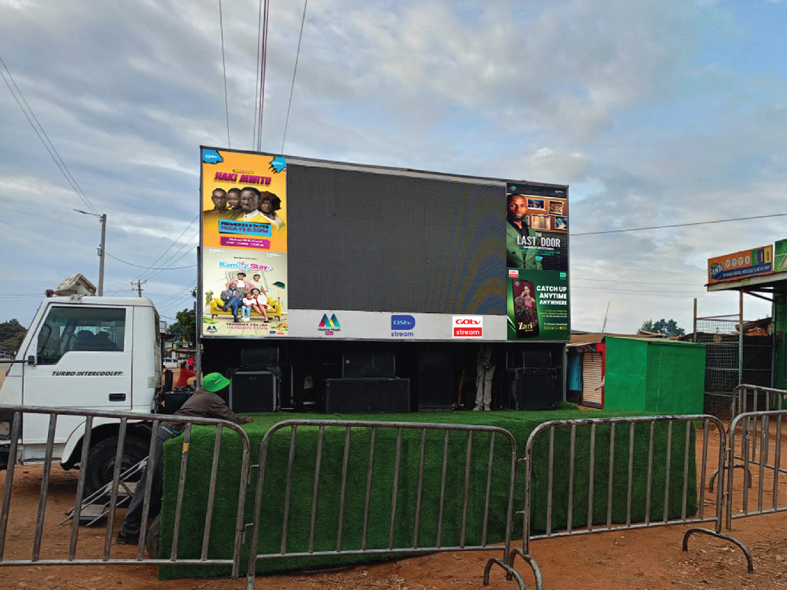 20ft Mobile Hydraulic Stage - View 1